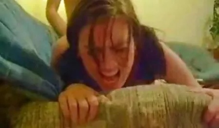 Em uma viagem de negócios Tinker o funil sob a mesa e quando vídeo pornô de novinha de 18 anos um membro da subida, apontar para empurrar