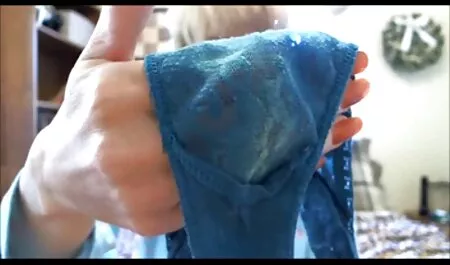 Loira buceta se prepara para o primeiro Sexo e criou uma história de amor video de ponos para ela