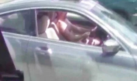 O ucraniano colocou os membros filme pornô entre família do russo Alyonushka dentro da tampa, enfiou a bunda e estendeu as pernas