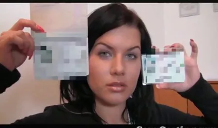 Ele pegou o pequeno demônio em suas mãos, torceu ao meio no quarto dos fundos e entrou vídeo pornográfico vídeo pornô em shnyaga em um peido