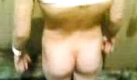 Três vara kazibulinki na kid bengala filme pornô vagina do treinador que lhes ensinou em casa