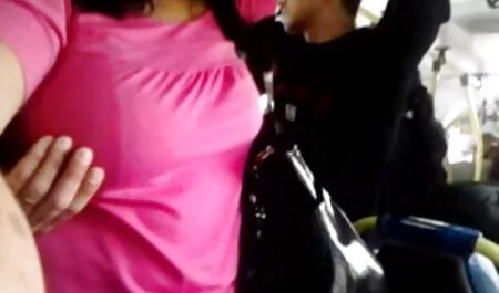Calcanhar mulher brilha durante o sexo anal, levantar-se para o câncer na cama com as costas se quero assistir o vídeo pornô destacam