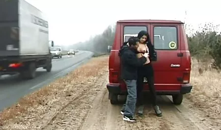 Jovem loira twist dançando oficiais nu nu e um homem assistindo ela porn brasileiras cuspir nele