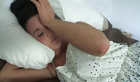 Os quero ver vídeo pornô da tigresa grandes trabalhadores chegar em casa, em seguida, a esposa e sua namorada Um beijo bêbado nas gengivas e obter tanto para trás.