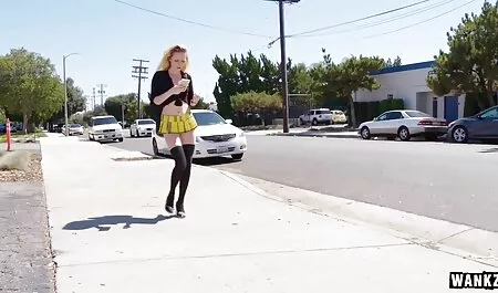 Ela tirou a roupa interior e tocou a buceta de sua irmã, olhou para vídeo de sexo com kid bengala trás com medo de seus pais
