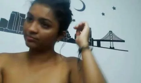A estrela pornô Lena só queria manchar seu corpo com uma divertida massagem em gel Nuru e dá-lo ao seu namorado, ela olhou para ele com admiração e emoção, depois jogou-a na cama e lambeu sua buceta cheia dela e abriu seu filme pornô cláudia raia pau para fazer amor apaixonado