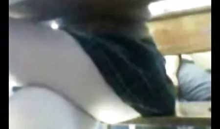 Um fã do time de futebol convida o treinador a voltar vídeo pornô amador brasileiro para casa e enquanto seus pais não estão em casa, ela chupa, montando carmesim dryn