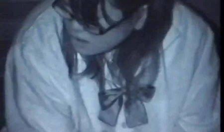 Enteada pego na cesta de roupas quando pornô vídeos ela sniffed ela calcinha