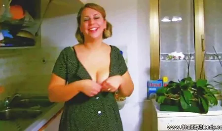 Um dentista que matou impiedosamente outros pacientes conversando e limpando vídeo pornô animais com um bisturi na boca
