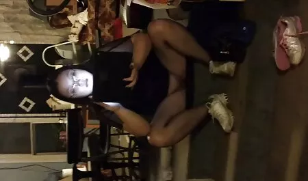 Lixo Gulbarge mais profundamente no sarakotan peludo, o ânus lubrificado com vaselina é muito comprimido e não deixa entrar a vídeo pornô de márcia imperator cabeça