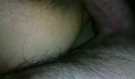 Irmã falando ao telefone, e da parte videos sexo portugues de trás entre as pernas, um fetiche doente atrai um membro do
