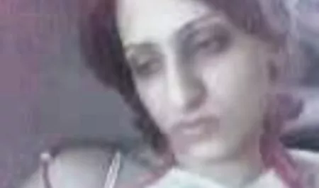 Embaixador grego para mentir para uma prostituta inglesa em seu apartamento, sem saber video de sexo desenho uma câmera escondida