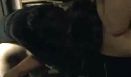 Olhos lentamente fora da órbita de porcos jovens quando uma cobra preta preto ir vídeo de pornô das gostosas entre as pernas