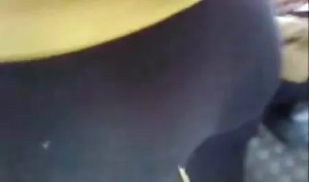 Ruiva Pikaper chupa o sótão de uma menina tímida novos vídeos pornô da casa do vizinho