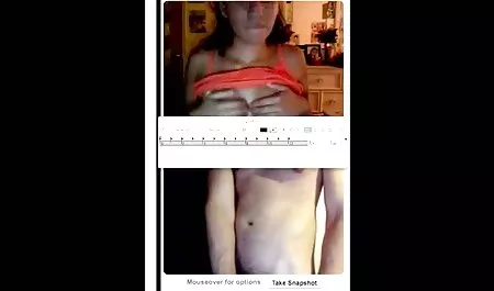 Um beijo apaixonado de um homem de pele negra como morena com cabelo loiro loiro como leite melhores vídeos pornô e sexo mais entre eles