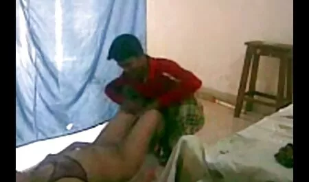 Adulto vídeo pornô de mulher velha garçom rasgado por Master Boy na Bunda, Montando pênis grosso entre o rabo apertado