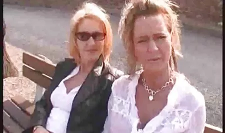 Ele serviu a ordem na sala de cair no poder de uma mãe quente doce e não pode se livrar dela porque depois vídeo pornô anal de uma garrafa de champanhe ele tinha chupar probóscide dele e foder duro em sua buceta.