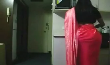 MILF vídeo pornô com japonesa grande mamas com suculento vermelho espalhar ela pernas e deixar ela pênis ir no O Vagina que desgrenhado