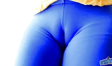 Ela colocou melhores vídeos pornô sua sogra, em um armário, em um armário quando ela pegou o vestido no vestiário