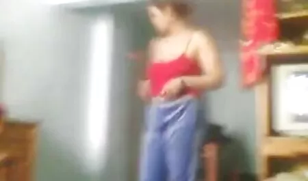 Matyurka se inclinou e o cara visto sob a saia curta dela é uma buceta mal coberta de linho rosa, e quando ele repara a pia, puta desbloquear suas moscas ele e chupar o Pau grande dele e depois do reparo eles querem pagar com sua vídeo de pornô japonês buceta