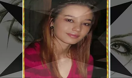 Danadinho danadinho menina dela mamilos são muito bonita e uma arestas são vídeo de pornô com coroas molhado