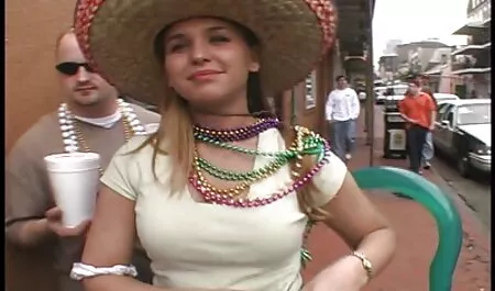 O progresso avançado permite sexo caseiro ao vivo que seu filho comemore titi em seu aniversário