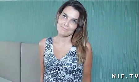 Papai pega sua filha assistindo pornô e vídeos pornô selvagem decidiu trair o bastardo, tirar a roupa e da Torre