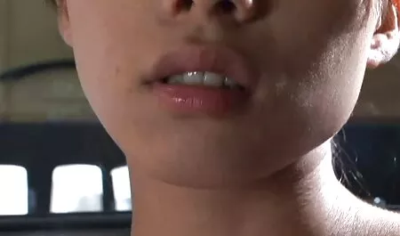 Intisora da cidade de Bishkek esfrega o clitóris com os dedos em sua alma e realmente cums com um estro branco, tirando seu celular anitta fazendo filme pornô