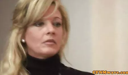 Princesa Amanite fode na vidios pornores bunda, no arsenal do futuro noivo na festa pré-casamento, os pais estão olhando por perto
