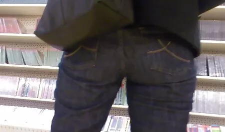 Pequena mensagem Latina feliz em vê-lo novamente ex-namorado e mergulhá-lo em seu pescoço para beijar e desabotoar as moscas dele, ele entende tudo o que não é necessário e sopra ver video de sexo grátis seu pau grande anal para pessoas bonitas