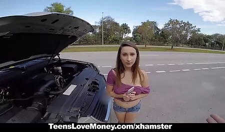 Os negros observam vídeo pornô com menina de menor as duas camponesas que vivem nas montanhas e comem os vegetais maduros no jardim