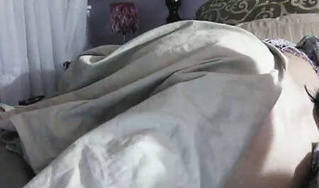 O homem perdeu entre dois casamentos na aldeia e trouxe melhores videos de porno para casa bêbado, foder tanto a noiva eo noivo de uma só vez