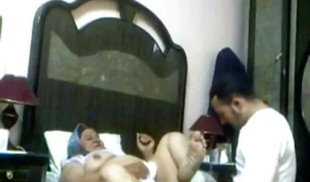 Ela derramou morangos em suas nádegas vídeo de sexo kid bengala para dar lhes um sabor melhor lambendo os