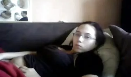 Professores japoneses do ensino médio saltam sobre o diretor vídeo pornô da angélica de frango, meias rasgadas entre as pernas