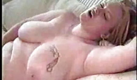 Cheios de esperma, como um balde, despejam-no com uma corrente grossa videos eróticos brasileiros de membros colados na parede
